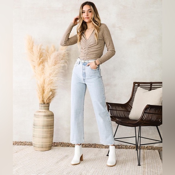 NWT Levi’s Premium  RIBCAGE STRAIGHT ANKLE WOMEN'S JEANS  Ojai shore Light - Picture 1 of 15